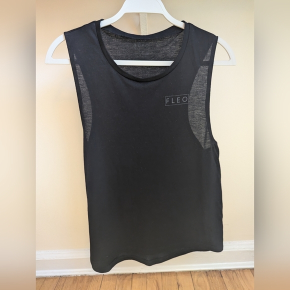 FLEO Muscle Tank - Picture 2 of 5
